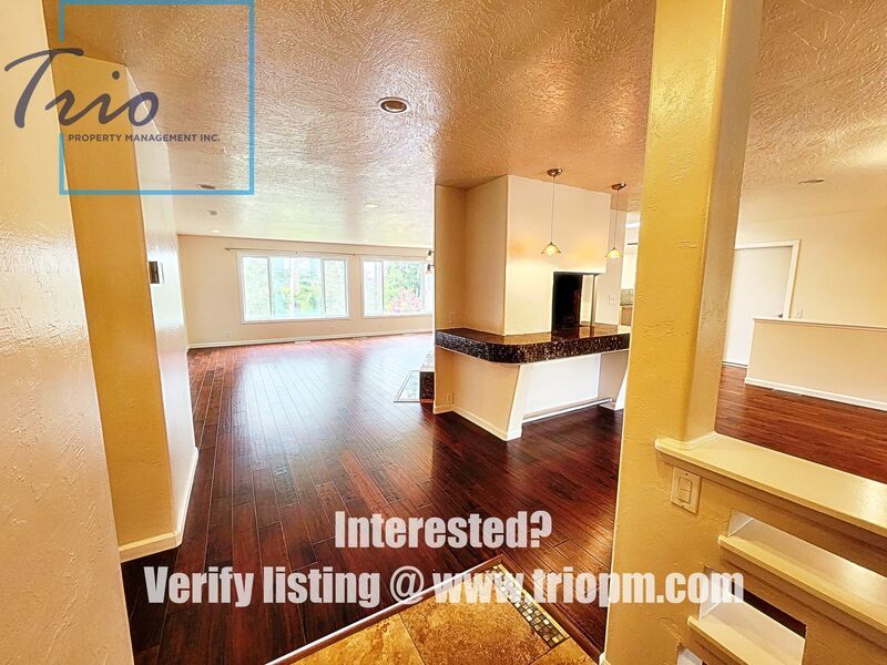 Beautiful 4 Bed 3 Bath Modern Home with Two Bonus Rooms property image