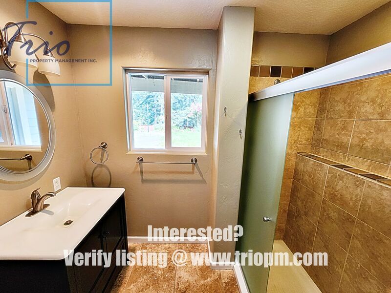 Beautiful 4 Bed 3 Bath Modern Home with Two Bonus Rooms property image