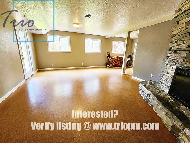 Beautiful 4 Bed 3 Bath Modern Home with Two Bonus Rooms property image