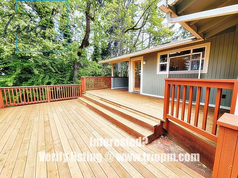 Beautiful 4 Bed 3 Bath Modern Home with Two Bonus Rooms property image