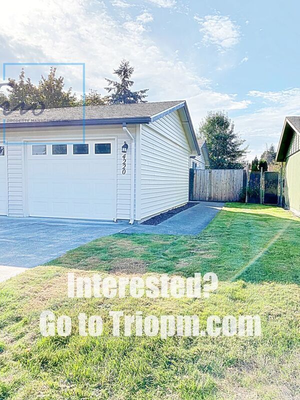 Updated 2 BR/ 1 BA duplex! property image