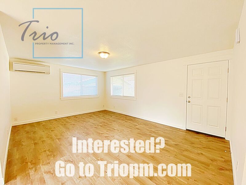 Updated 2 BR/ 1 BA duplex! property image
