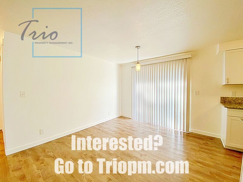 Updated 2 BR/ 1 BA duplex! property image