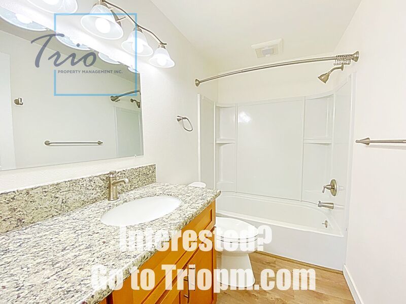 Updated 2 BR/ 1 BA duplex! property image