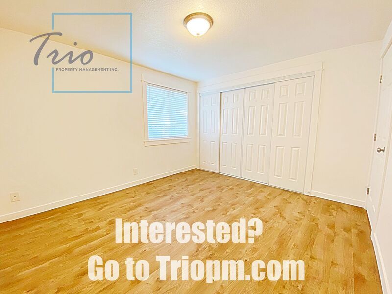 Updated 2 BR/ 1 BA duplex! property image