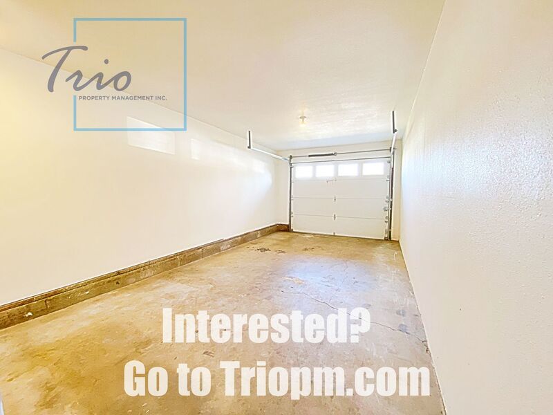 Updated 2 BR/ 1 BA duplex! property image