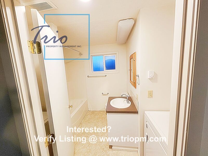 Two Bedroom One Bath Duplex in Desirable South Eugene property image