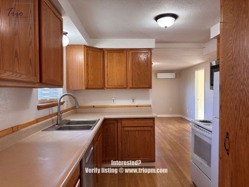 Gorgeous 3 bed 2 bath in Desirable Springfield Neighborhood property image