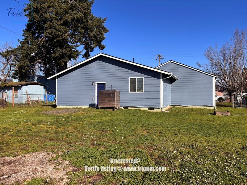 Gorgeous 3 bed 2 bath in Desirable Springfield Neighborhood property image