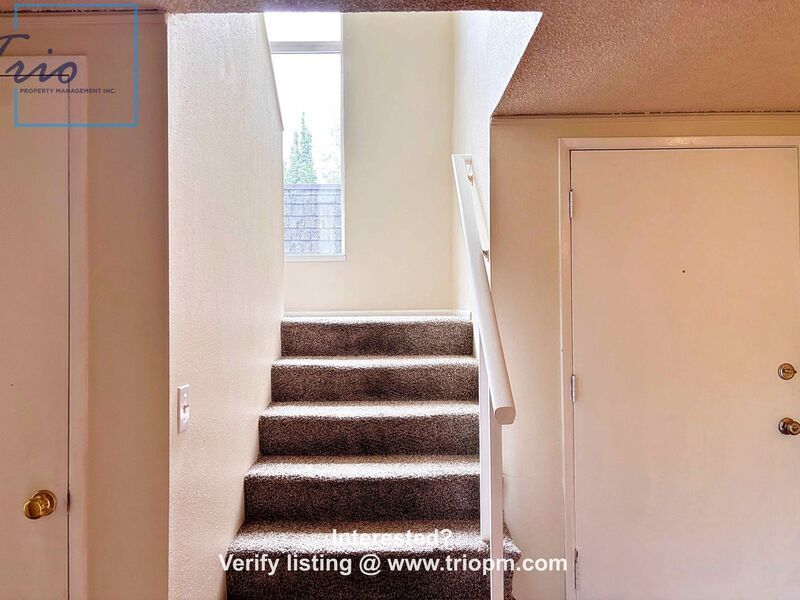 Spacious 2-Bed 2.5-Bath Townhome with Private Deck, 2-Car Garage & HOA Landscaping in Eugene property image