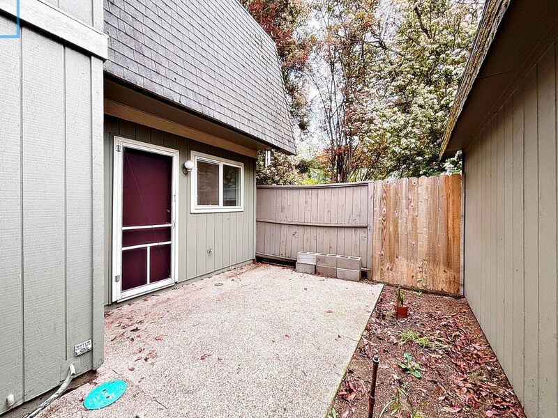 Spacious 2-Bed 2.5-Bath Townhome with Private Deck, 2-Car Garage & HOA Landscaping in Eugene property image