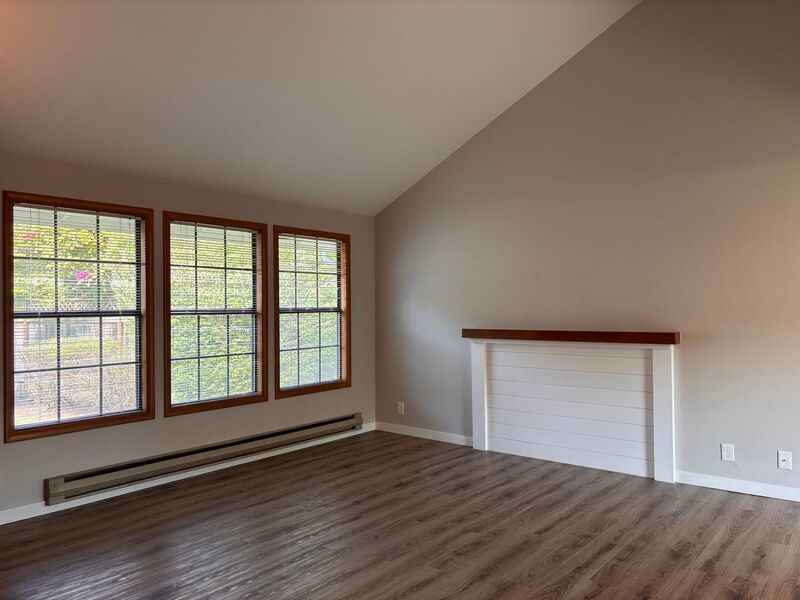 2BR/1BTH Duplex in Cal Young neighborhood! property image