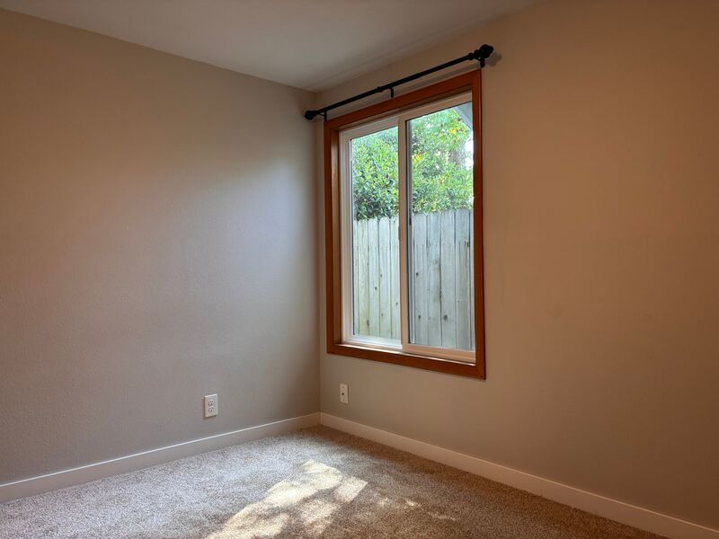 2BR/1BTH Duplex in Cal Young neighborhood! property image