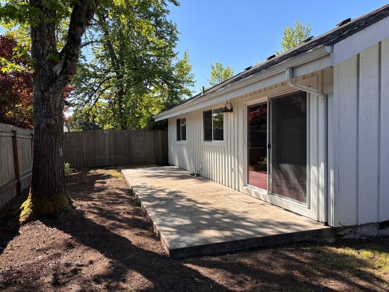 2BR/1BTH Duplex in Cal Young neighborhood! property image