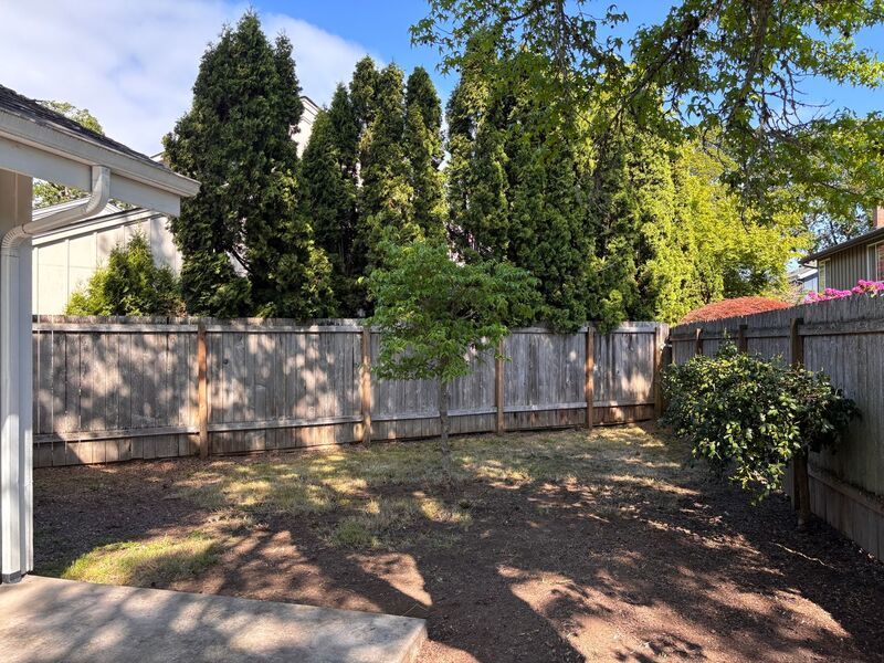 2BR/1BTH Duplex in Cal Young neighborhood! property image