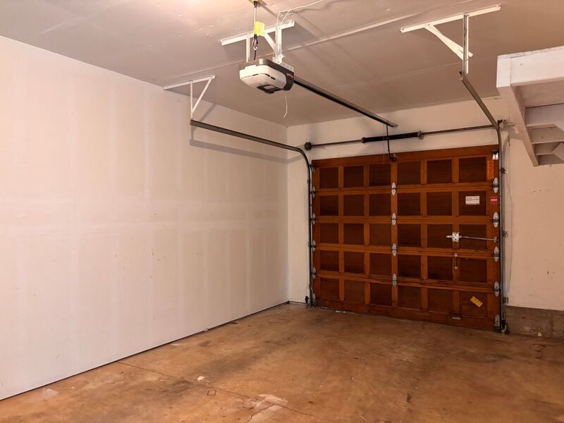 2BR/1BTH Duplex in Cal Young neighborhood! property image