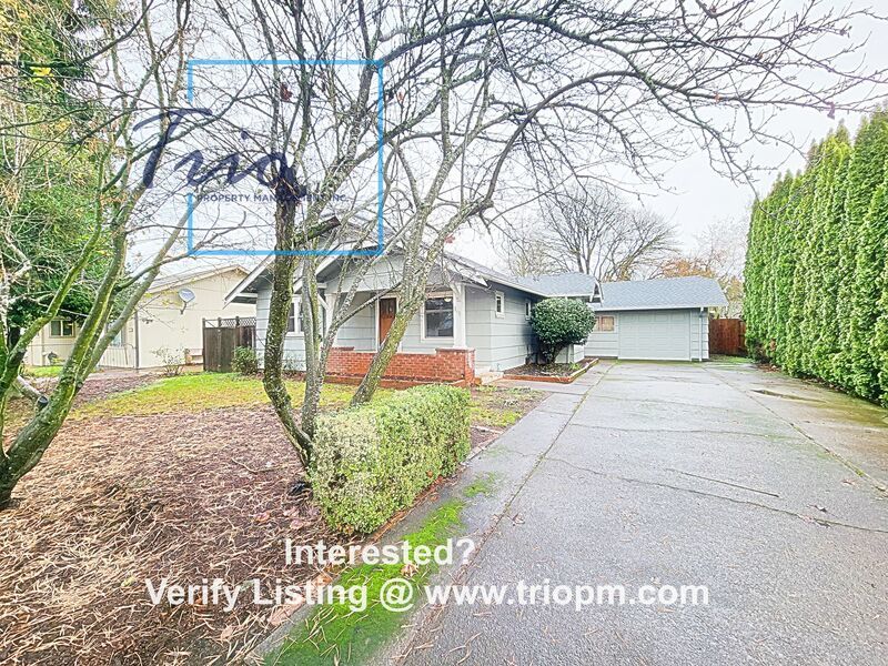 Lovely 2Bedroom 1 Bath with a spacious extra living space and fresh updates! property image