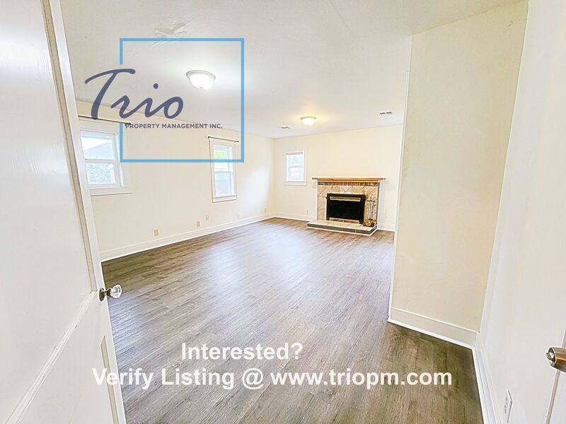 Lovely 2Bedroom 1 Bath with a spacious extra living space and fresh updates! property image