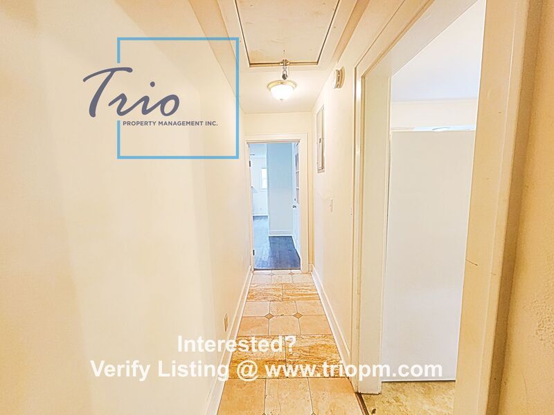 Lovely 2Bedroom 1 Bath with a spacious extra living space and fresh updates! property image