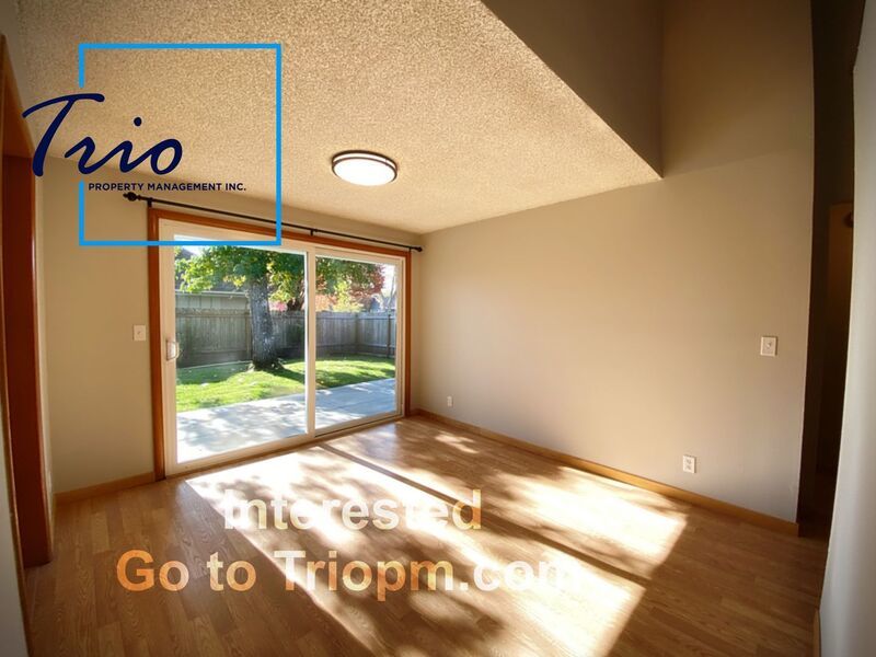Adorable 2 BR/1 BA duplex in a wonderful location! property image