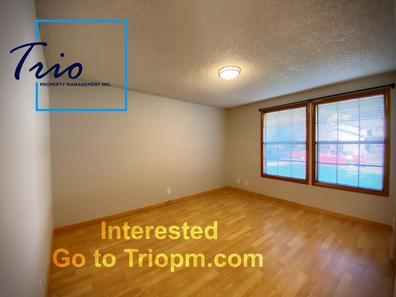 Adorable 2 BR/1 BA duplex in a wonderful location! property image