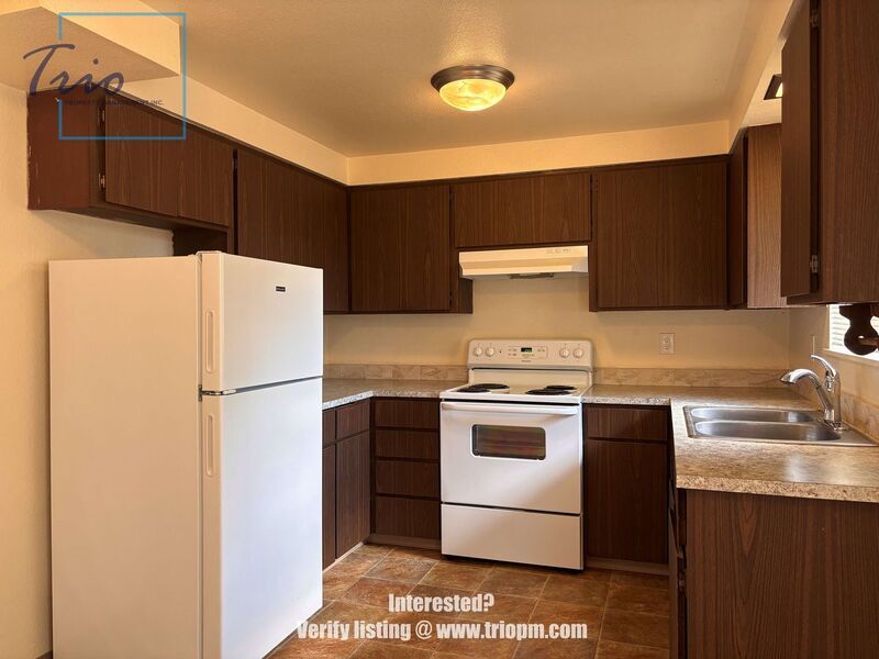 Charming 2 Bedroom Home with Large Garage in Harrisburg property image