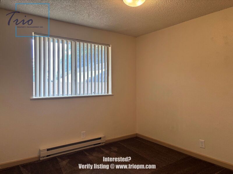 Charming 2 Bedroom Home with Large Garage in Harrisburg property image