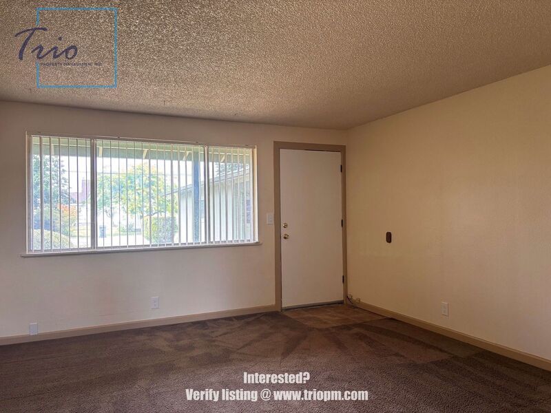 Charming 2 Bedroom Home with Large Garage in Harrisburg property image