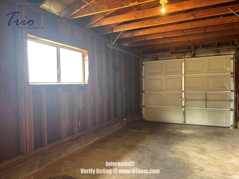 Charming 2 Bedroom Home with Large Garage in Harrisburg property image