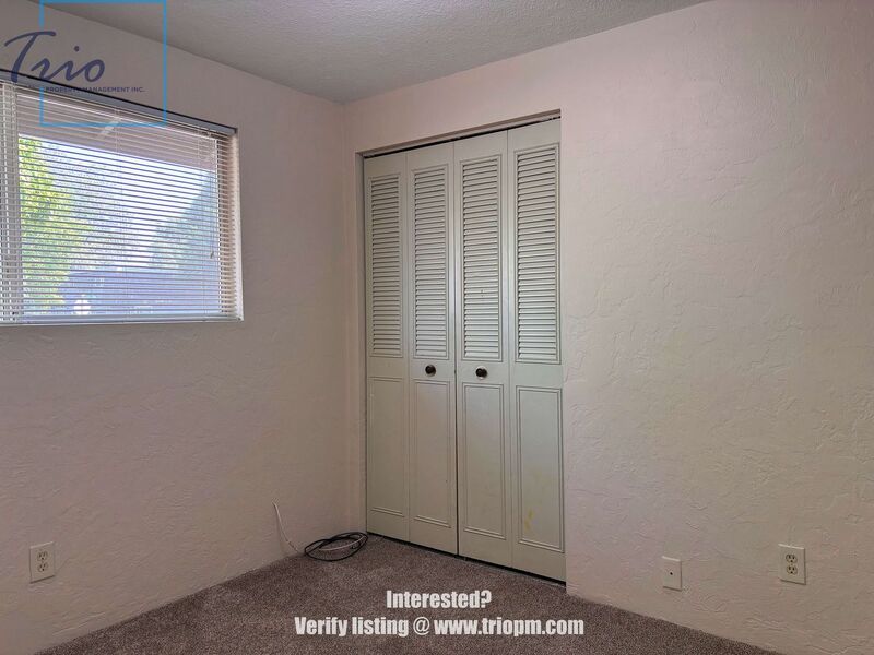 Spacious 3-Bedroom Duplex with Fireplace, Fenced Yard and Attached Garage property image