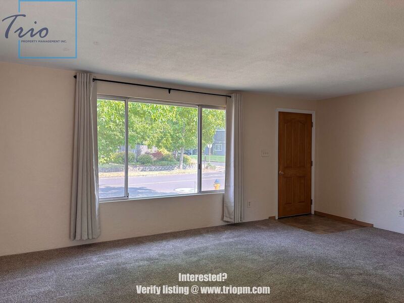 Spacious 3-Bedroom Duplex with Fireplace, Fenced Yard and Attached Garage property image