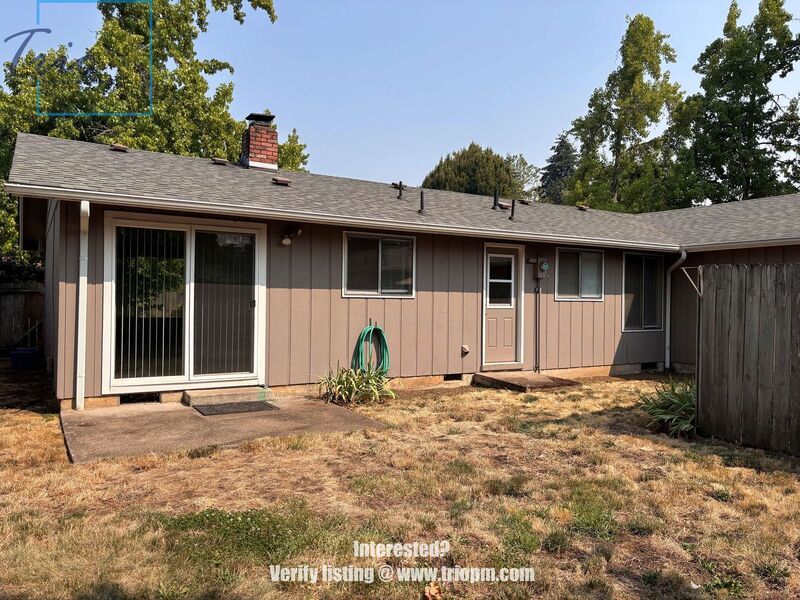 Spacious 3-Bedroom Duplex with Fireplace, Fenced Yard and Attached Garage property image