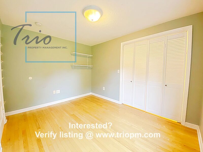 3BR/1BTH in Coburg with tons of storage property image