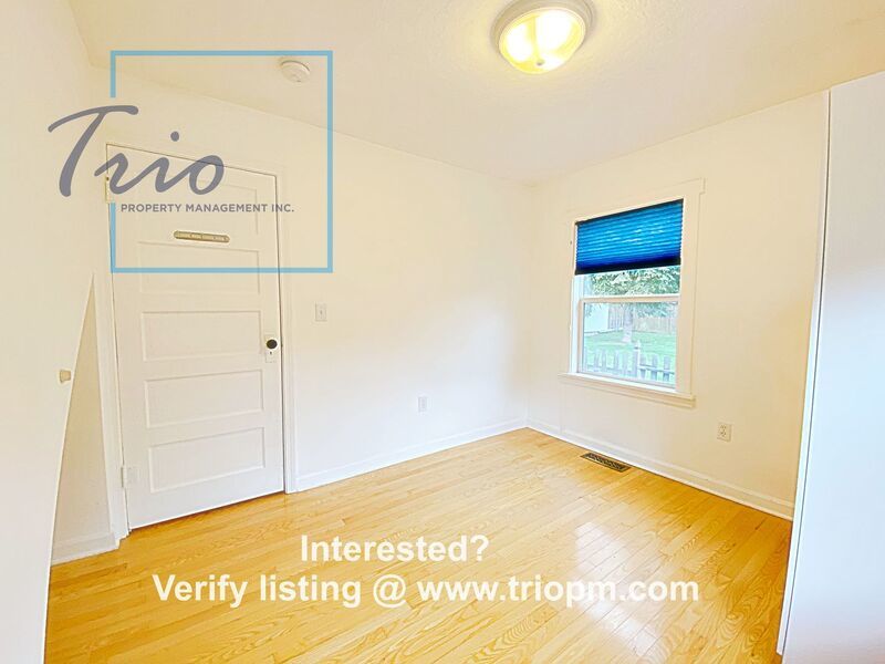 3BR/1BTH in Coburg with tons of storage property image